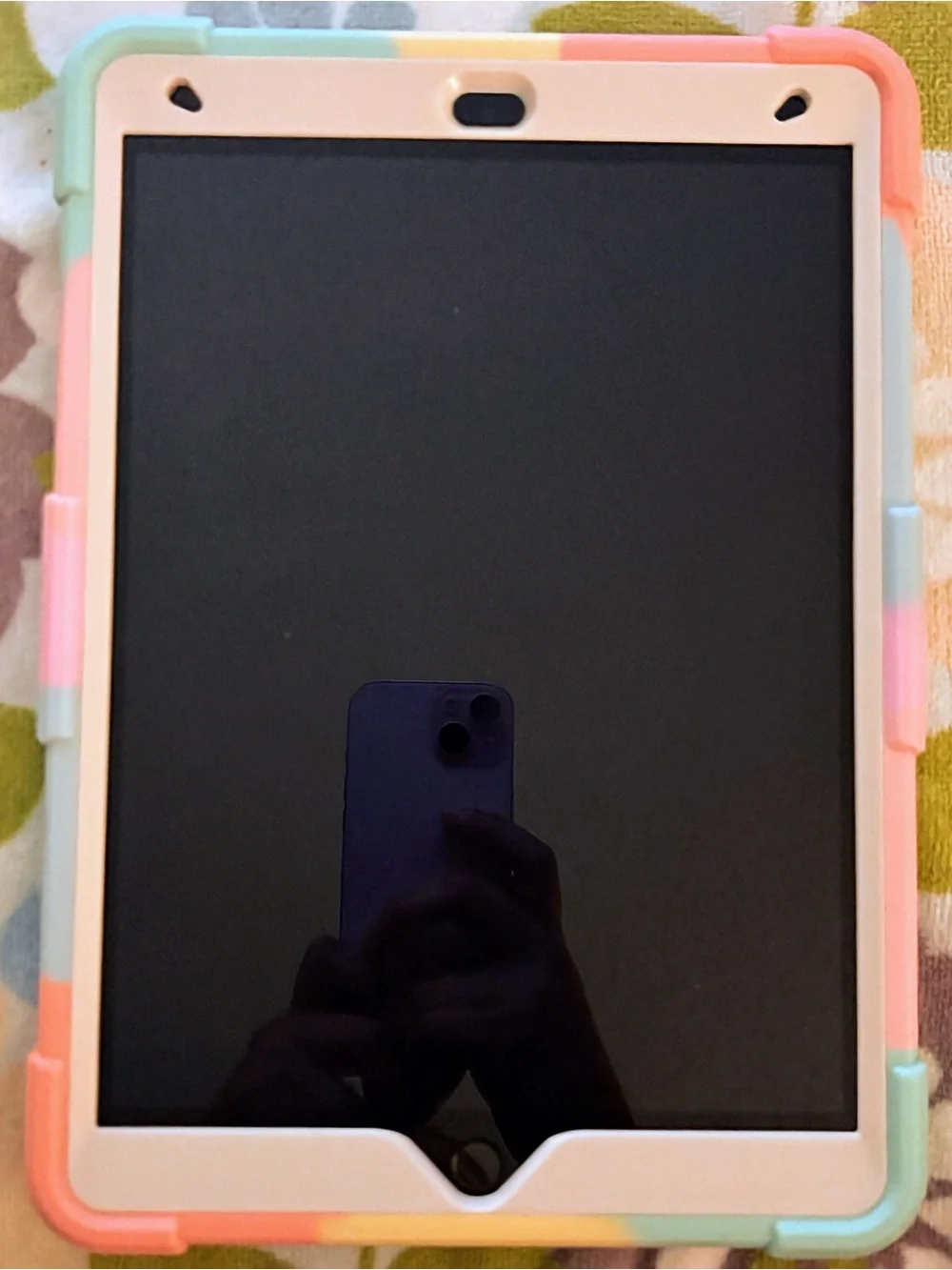 Apple Tablet & Pastel Multicolor Tablet Case - Protective Silicone Cover